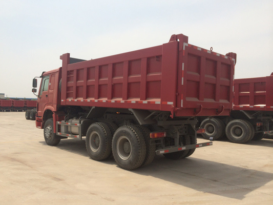 Warna Merah 336hp Sinotruk Howo Dump Truck Dengan 10 Roda Dan Kapasitas 18m3