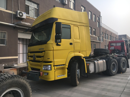Truk Penggerak Utama 6 × 4 Keras Dan Tegas / Truk Traktor Howo Warna Opsional