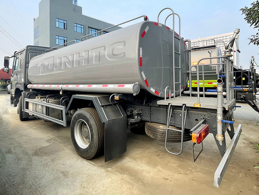 Truk Semprotan Air Sinotruk 6x4 10 Roda Truk Penyiram Air 15000L