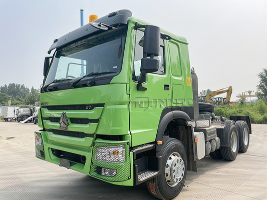 Euro2 LHD Sinotruk Howo 10 Roda Truk Trailer Traktor 371 Hp 50 Ton