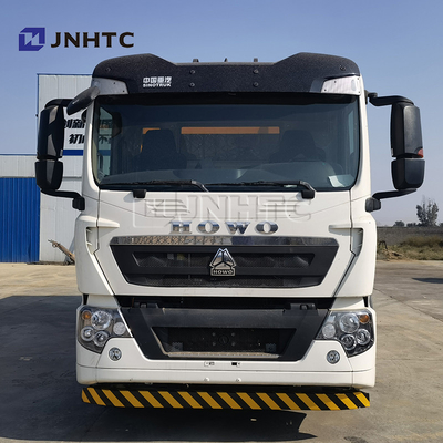 HOWO A7 H5 8cbm Truk penyemprot aspal cerdas 4x2 Didorong