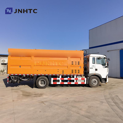 HOWO A7 H5 8cbm Truk penyemprot aspal cerdas 4x2 Didorong