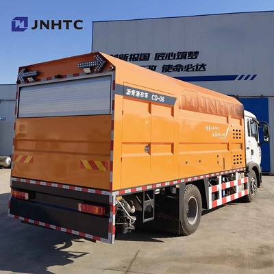 8x4 Rubber Asphalt Gravel Macadam Synchronous Sealing Truck HOWO A7