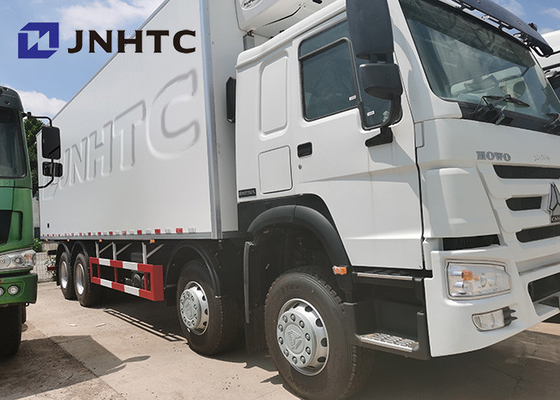 Sinotruk HOWO Makanan Segar Refrigerated Van Truck Light Duty 8x4