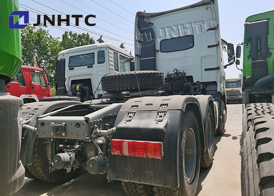 Sinotruck Howo 6x4 Truk Traktor LHD Jenis Mengemudi
