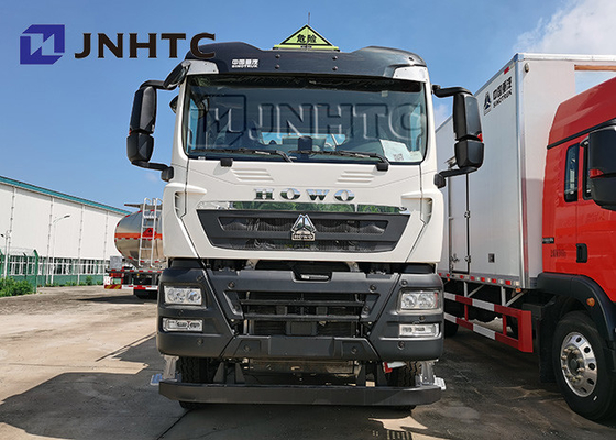 Sinotruk HOWO 8X4 Truk Tangki Bahan Bakar Minyak Kapasitas 25000 Liter