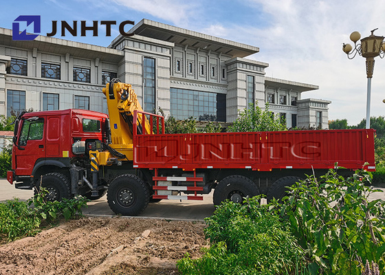 Sinotruck Howo 8x8 Truk Kargo Penggerak Semua Roda Dengan Derek 30t 13t