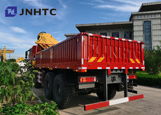 Sinotruck Howo 8x8 Truk Kargo Penggerak Semua Roda Dengan Derek 30t 13t