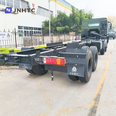 Sinotruk 8x8 All Wheel Drive Truk Kargo Berat Truk Bahan Bakar Diesel