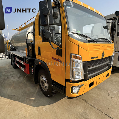 China Hot Sell Howo 4 Cbms Jalan Truk Distributor Aspal Cerdas NEW Bitumen Sprayer Truk Distribusi Aspal