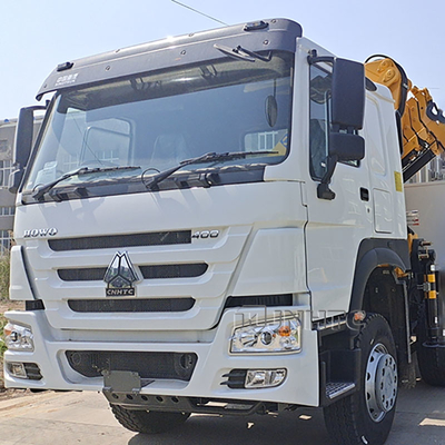 Sinotruk baru Howo pagar truk kargo 10 ton lipat crane 12 roda 400hp Dijual