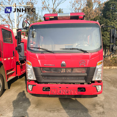 NEW SINOTRUCK Howo 4x2 Light Duty Fire Fighting Truck Dengan Pompa Air Truck Kualitas Tinggi