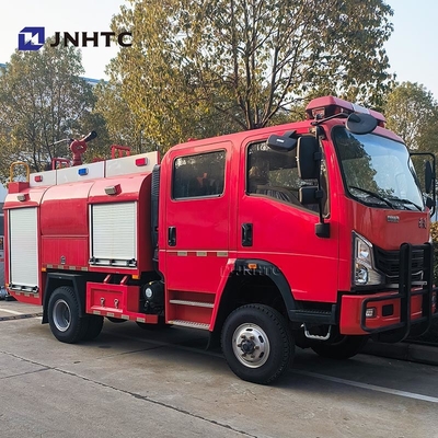NEW Howo Truk Pemadam Kebakaran 5000L Tanker Bubuk Air 4X4 Truk Pemadam Kebakaran Harga bagus