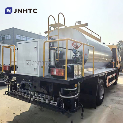 HOWO 4m3 Mesin konstruksi jalan Bitumen Distributor Sprayer Harga terbaik