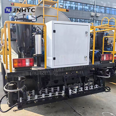 HOWO 4m3 Mesin konstruksi jalan Bitumen Distributor Sprayer Harga terbaik