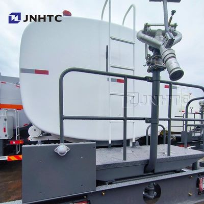 Sinotruk Howo Tangki air truk 8X4