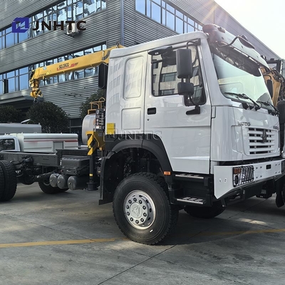 Truk Kargo Diesel HOWO Terbaik 4x4 6 Wheeler Chassis Dengan Crane Kualitas Tinggi