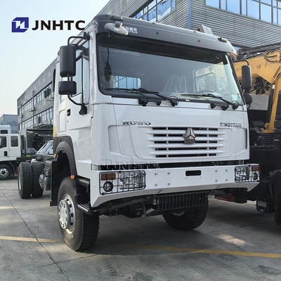 Truk Kargo Diesel HOWO Terbaik 4x4 6 Wheeler Chassis Dengan Crane Kualitas Tinggi