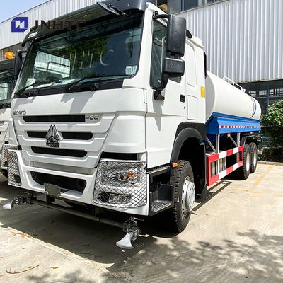 Sinotruk baru Howo Sprinkling Water Tank Truck 351 - 450hp 6x4 10 Roda dari Cina
