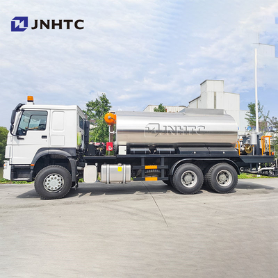 HOWO Intelligent Bitumen Spreader Asphalt Spraying Peralatan Truk 6X4 336HP Untuk Dijual