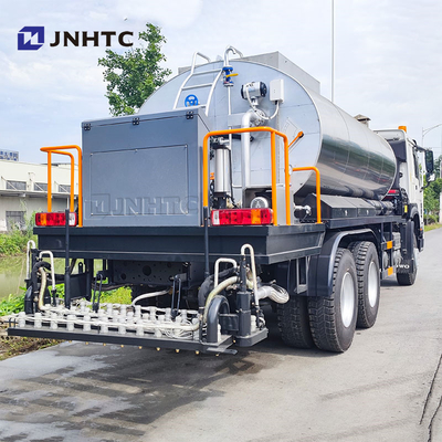 HOWO Intelligent Bitumen Spreader Asphalt Spraying Peralatan Truk 6X4 336HP Untuk Dijual
