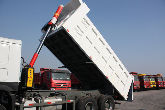 Tambang Sinotruk HOWO Heavy Duty Dump Truck Warna Putih 30 - 40 Ton 10-25CBM 10 Roda