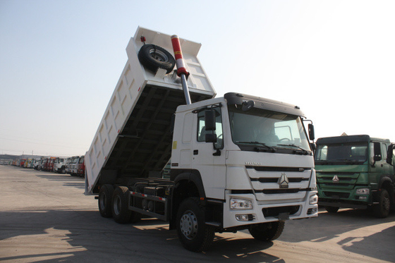 Warna Putih Sinotruk Howo7 Heavy Duty Dump Truck 40T 20M3 Kapasitas LHD HYVA Lifting