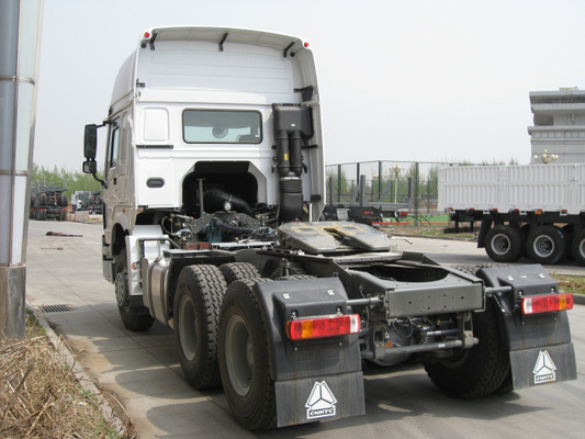 25 Ton White Howo Sinotruk 6x4 Tractor Truck Wd615.47 Dengan Ketahanan Tabrakan Tinggi