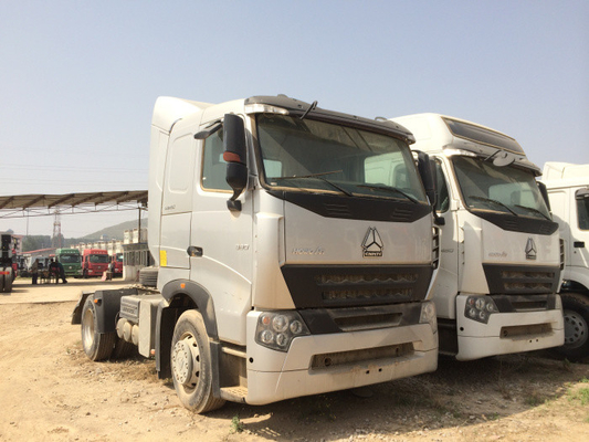 6 Roda 4 × 2 HOWO Prime Mover Truck Dengan 35 Ton Memuat Kapasitas Model ZZ4187V3517N1B