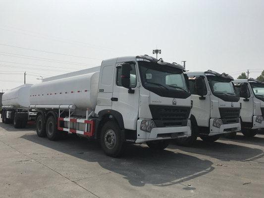 371 Truk Tangki Bahan Bakar Tenaga Kuda 10 Roda Struktur Baja Truk Pengiriman Minyak