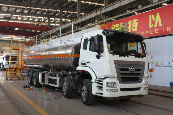Truk Bubuk Massal Sinotruk Hohan, Keselamatan 30m3 8x4 371 Hp Fuel Oil Truck