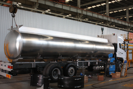 Truk Tangki Bahan Bakar Hohan 12 Roda Untuk Pengangkutan Minyak Model ZZ1315M4666C1