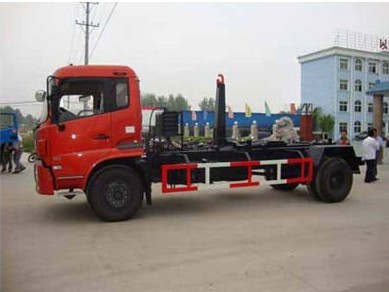 4X2 HOWO Hook Lift Lorry / Pengelolaan Sampah Truk Tempat Sampah Kecil