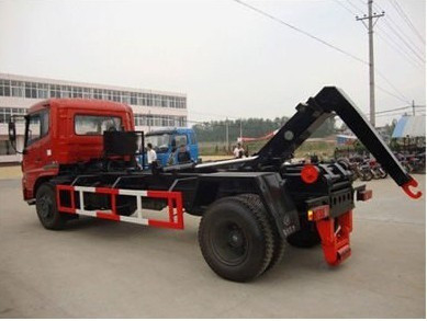 4X2 HOWO Hook Lift Lorry / Pengelolaan Sampah Truk Tempat Sampah Kecil