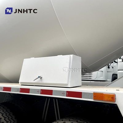 6x4 truk pengaduk semen beton