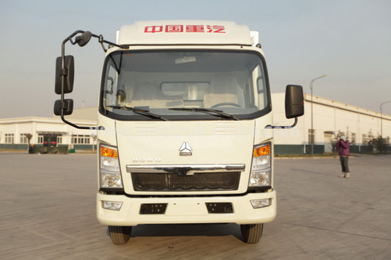 10T Light Duty Durable Freezer Box Truck 4x2 Untuk Pengangkutan Daging Dan Susu