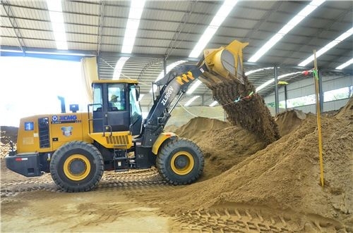 Model WP10 Mesin Konstruksi Berat / Electric Wheel Loader Rated Daya 162kw