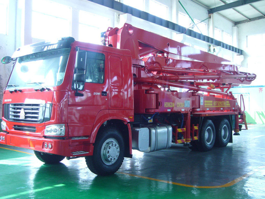 Truk Pompa Beton 125M3 / H 21m Dengan Dengan Kapasitas Bantalan Besar Dan Ayunan Kecil