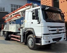 6 Roda Pompa Beton Truck / Truk booming Semen Dengan 125M3 / H Output Tinggi