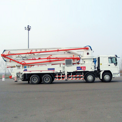Sinotruk HOWO Truck Pompa Beton Dengan Boom Telescopic 21m Fleksibel Dan Efisien