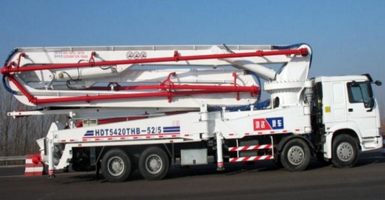 Sinotruk HOWO Truck Pompa Beton Dengan Boom Telescopic 21m Fleksibel Dan Efisien