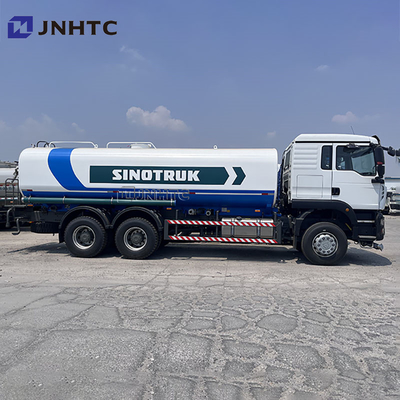 HOWO TX 20000 Liter Tangki Air Truk Dengan Air Sprinkler Untuk Jalan Bersih Truk Sprinkler
