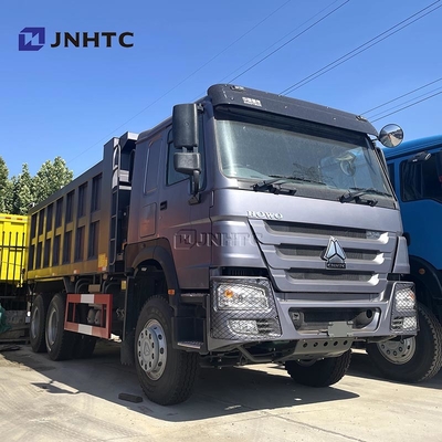 Truk dump 6x4 10 roda terbaik 336hp 40 Ton Digunakan Sinotruk Gerak kiri / kanan Truk tipper