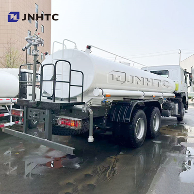 Harga Murah Sprinkler Tank Truck HOWO Water Tanker Trucks 6X4 400HP Untuk Pengiriman Deposit Air Minum