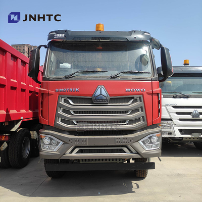 Truk Sinotruck Baru dan Digunakan HOWO Nx 8X4 Truk Dump 50 Ton Truk Baru Dengan Tarpaulin