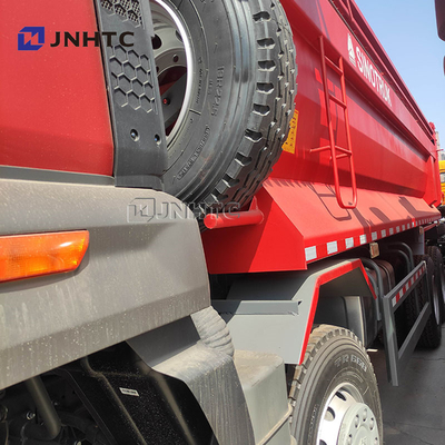 Truk Sinotruck Baru dan Digunakan HOWO Nx 8X4 Truk Dump 50 Ton Truk Baru Dengan Tarpaulin
