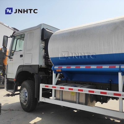New Sinotruk HOWO Tangki Air Truk 6X4 400HP 10 Ban Sprinkler Tank Pilihan terbaik
