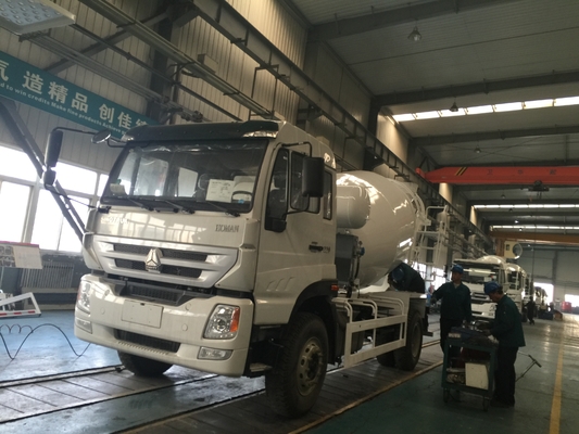 HOWO truk mixer semen 10 roda Euro 2 10m3 400L Tangki bahan bakar