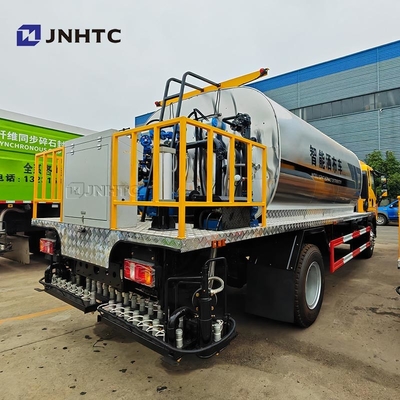 HOWO Asphalt Spraying Equipment Trucks 4X2 160HP Intelligent Bitumen Spreader Untuk Dijual