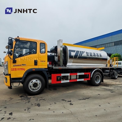 HOWO Asphalt Spraying Equipment Trucks 4X2 160HP Intelligent Bitumen Spreader Untuk Dijual